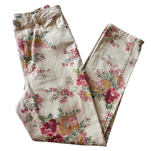 BDG Urban Outfitters Denim - BDG Urban Outfitters Floral Mom Jeans Cream Pink Rose High Rise Taper sz 28